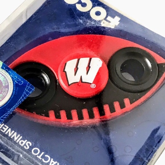 WI BADGERS 2 WAY & 3 WAY Fidget Spinners - Picture 6 of 8